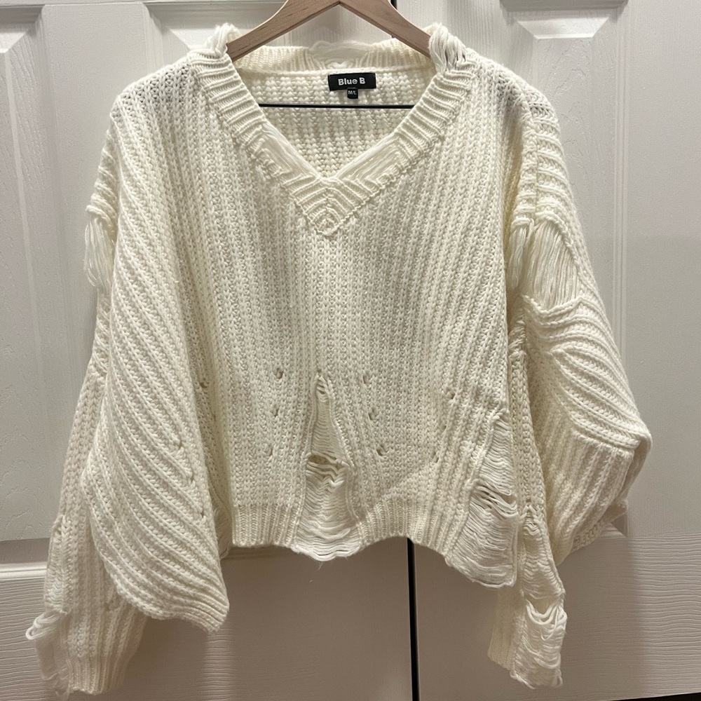White Distressed Sweater Size Medium/Large